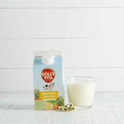 Йогурт с ананасовым сиропом 2,5% Dolce Vita, 450г