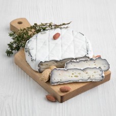 Сыр мягкий с плесенью Weinkase Сырный мир, на развес
