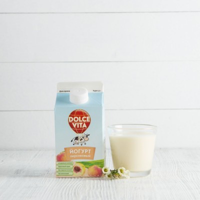 Йогурт с персиковым сиропом 2,5% Dolce Vita, 450г
