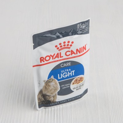 Корм Royal Canin Ultra Light для кошек, склонных к полноте, кусочки в мясном желе, 85г